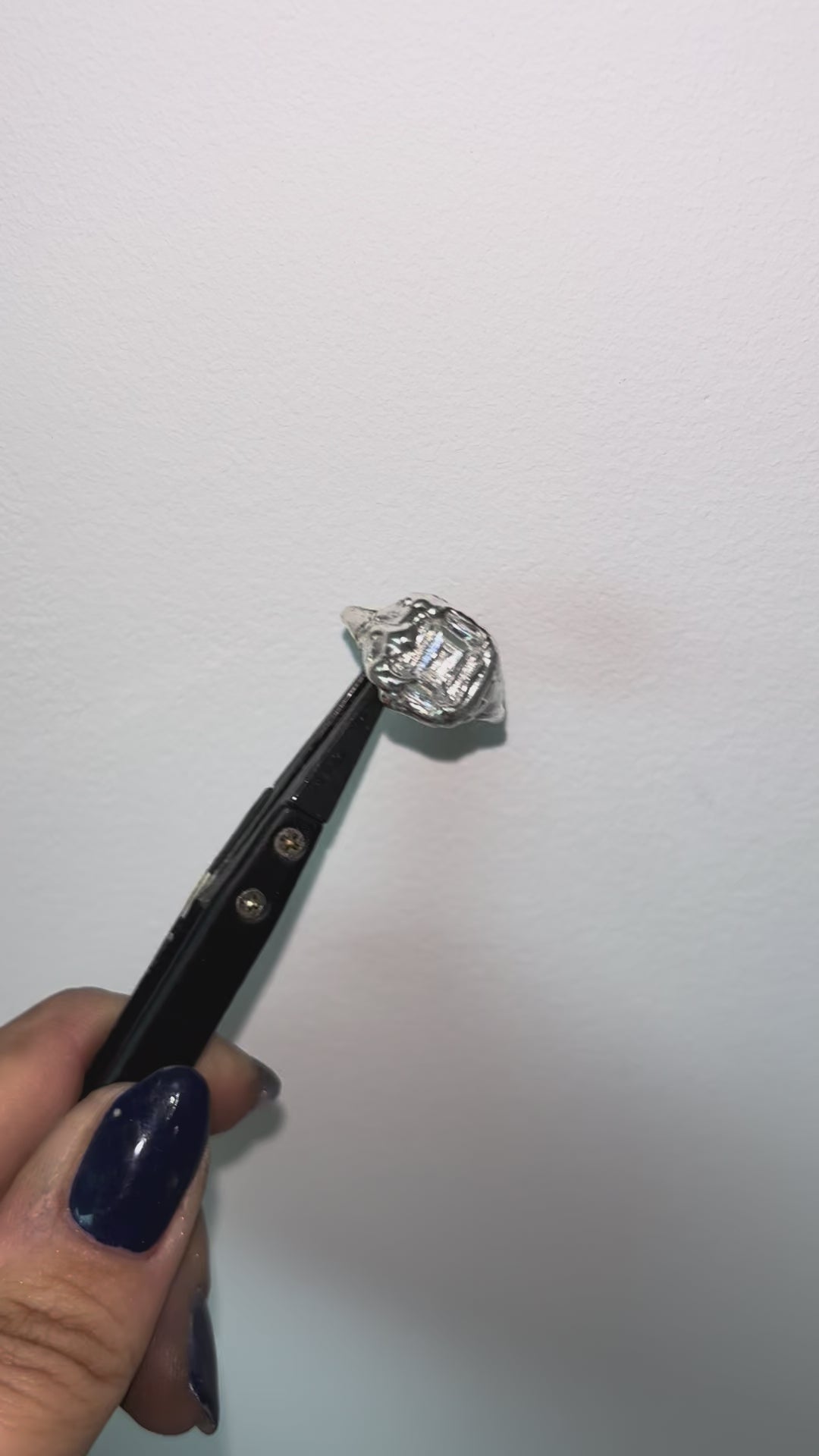 showing a sterling silver organic ring featuring a emeral cut zirconia handgemachter Ring, Goldring handmade, Unikat Schmuck, lost wax ring, artisan jewelry, unique handmade ring, one of a kind jewelry, boho, modern, raw, minimalist, organic, statement ring, engagement, anniversary, everyday art, for lovers of raw beauty“, „for unique souls